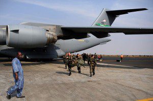 800px-French_troops_arrive_in_Mali_130123-F-GO452-629